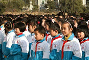 很多人呼吁把中小學校服定做，改為漢服樣式，到底好還是不好呢？