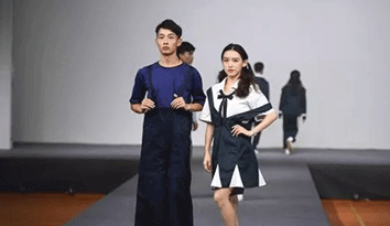 湖南益陽(yáng)舉辦小學(xué)校服定制秀,目的是讓學(xué)生愛(ài)上穿校服
