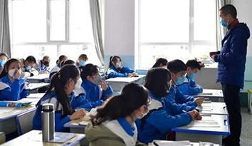 青海成為全國(guó)第一個(gè)學(xué)校開(kāi)學(xué)的省份，那么“校服定制”著裝的日常消毒工作做好了嗎？
