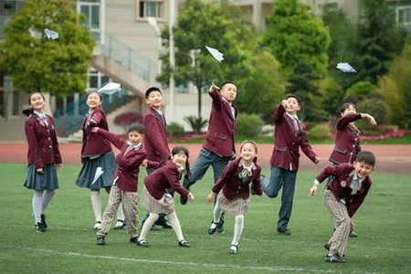 中小學(xué)生校服定做廠家