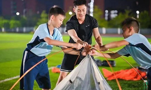 校服定制，校服生產(chǎn)廠家