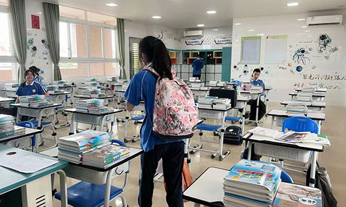 中小學(xué)校服定制，校服生產(chǎn)廠家