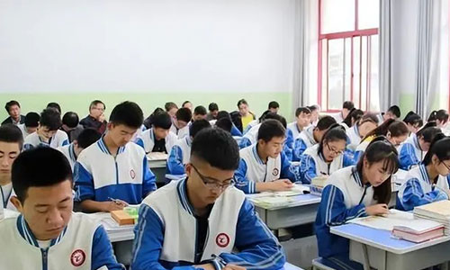 定制校服，校服生產(chǎn)廠家