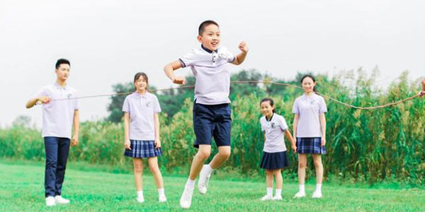 定制小學校服，校服定制公司