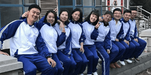 小學(xué)定制校服，定制校服