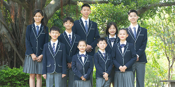 校服生產(chǎn)廠家，定制校服