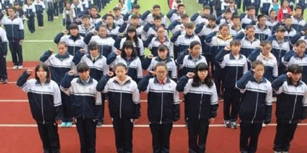 校服生產(chǎn)廠家，校服定制