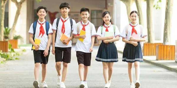 校服生產(chǎn)企業(yè)，定做校服