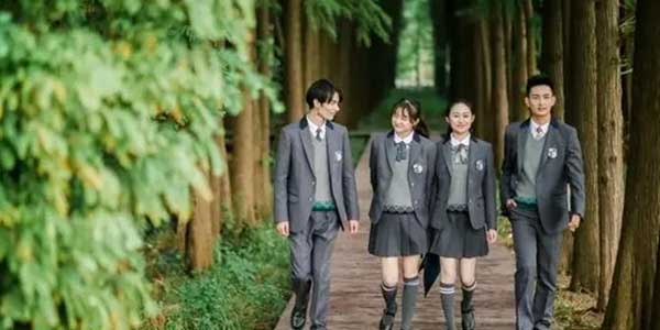 校服生產企業(yè)，校服定做