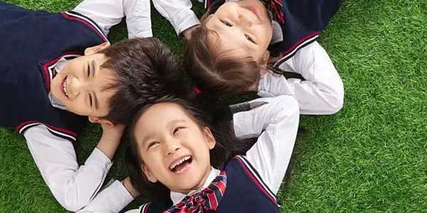 校服生產(chǎn)企業(yè)，校服定制